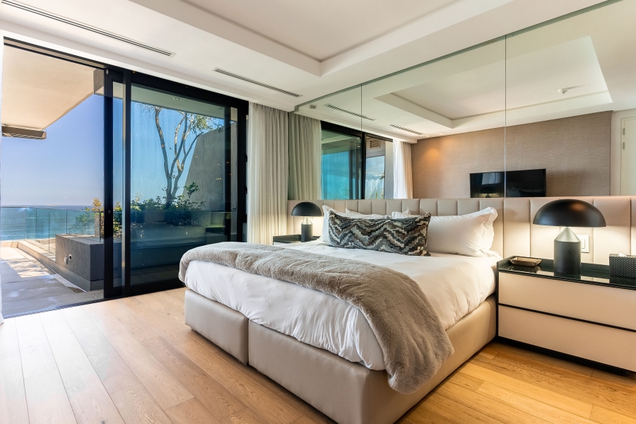 5 Bedroom Property for Sale in Clifton Western Cape